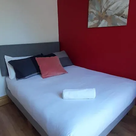 Centrally Located - 1 * Dublín