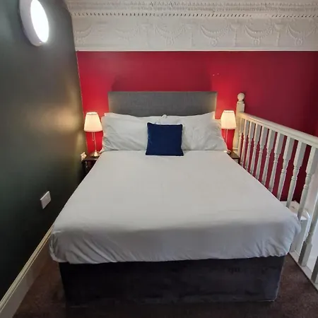 Centrally Located - 1 Apartment